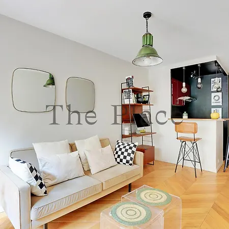 Spacieux 2 Pieces Renove Avec Terrasse Et Parking Proche La Defense * Левалуа-Пере
